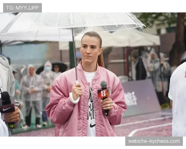 萨布丽娜-约内斯库在母校俄勒冈大学举办个人训练营